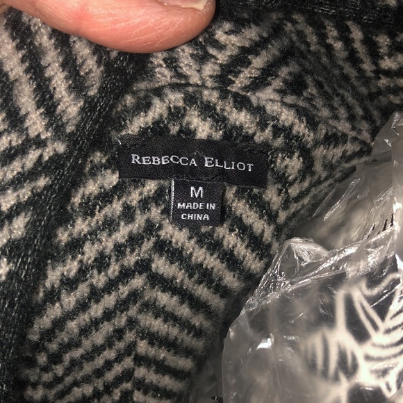 Rebecca Elliot size  medium black & white stripe knit vest with waterfall - Picture 2 of 10